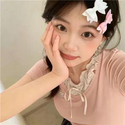 她房间里的云